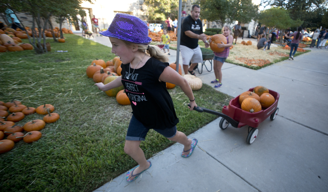 FUMC Pumpkins Delivered