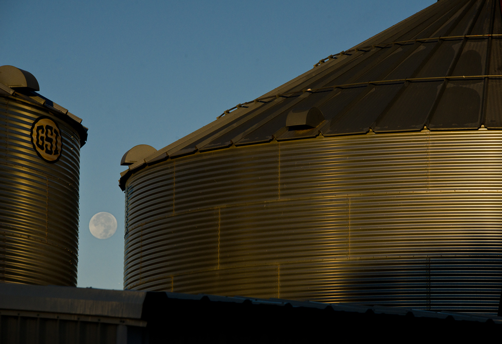 Moonset Super Moon